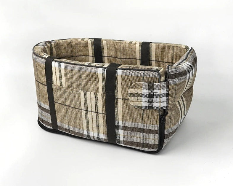 "In the Middle" Pet Car Seat