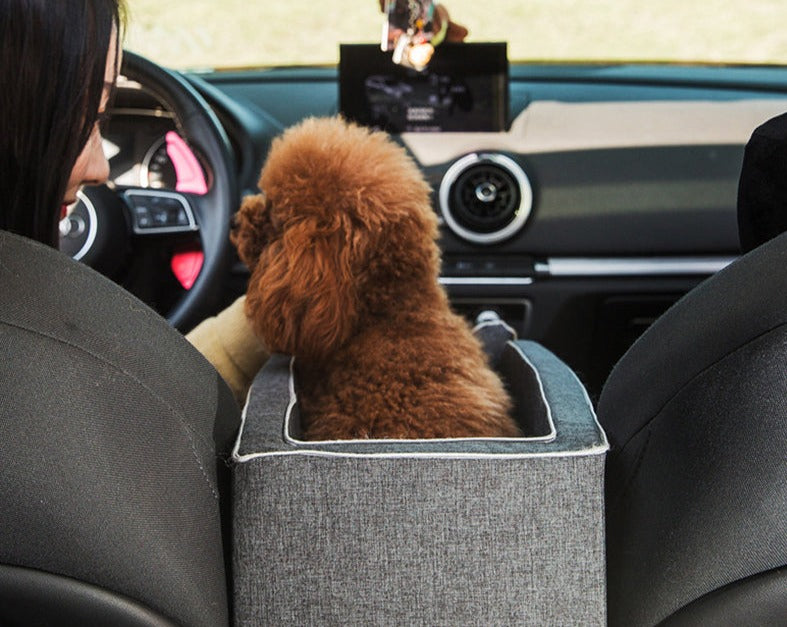 "In the Middle" Pet Car Seat